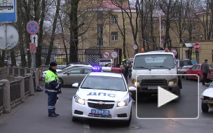 С Карповки эвакуируют все, кроме «Porsche Cayman»