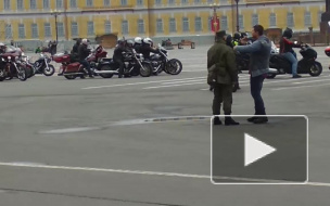 Видео: на Дворцовой площади открыли мотосезон 