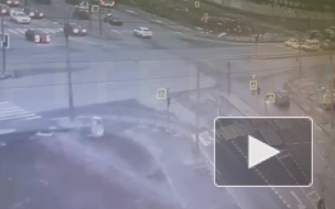 Из-за незнания ПДД автомобилист устроил аварию на Софийской