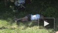 Пьяный отец заснул на поляне, бросив грудного ребёнка ...