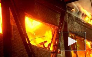 На фабрике "Скороход" в Петербурге вспыхнул огонь