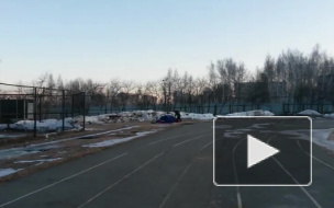 Видео из Миасса: экстремал прыгнул с вышки на стадионе