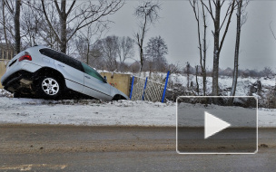 Смертельное ДТП в Шушарах: Lexus влетел в бетонное ограждение