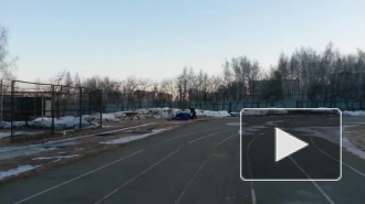 Видео из Миасса: экстремал прыгнул с вышки на стадионе