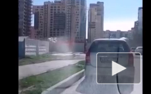 В Новороссийске ветром раскрутило подъемный кран