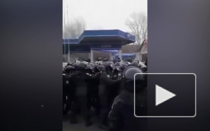 Зеленский осудил протесты граждан против возвращения на Украину эвакуированных из Китая