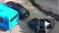 Видео: В Москве на светофоре двое с кувалдой средь ...