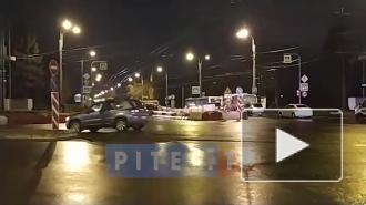 ДТП на перекрестке проспекта Ветеранов и Маршала Жукова собрало большую пробку