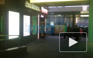 Станцию метро "Рыбацкое" закрывали на час из-за подозрительного предмета