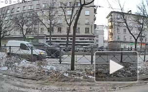 Мужчина распылил огнетушитель в машине с детьми на проспекте Ленина в Колпино