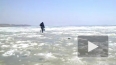 Рыбак не рассчитал прочность льда, провалился в полынью ...