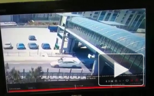 В Геленджике алкаш-супергерой упал на автомобиль с крыши пешеходного перехода