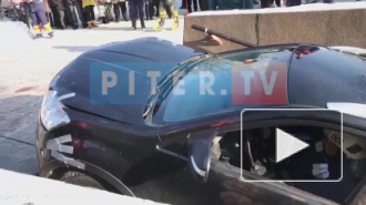 Появилось видео эвакуации автомобиля из перехода метро "Московская"