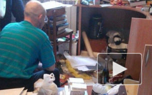 Прокуратура Петербурга изъяла в квартире главного догхантера России винтовку, яд, рогатку с железными шариками