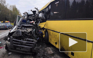 Под Тверью в ДТП автобуса и маршрутки погибли 13 человек