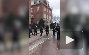 В Амстердаме на митинге против коронавирусных мер задержали 30 человек 
