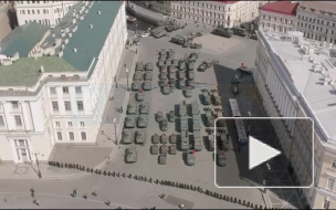 Видео с высоты: на Миллионной перед репетицией парада выстроилась техника 