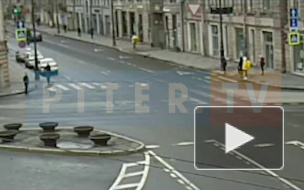 Появилось видео того, как на Большом проспекте ПС иномарка сбила ребенка