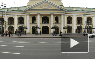В Петербургском Гостином дворе открылась церковь: мнения горожан