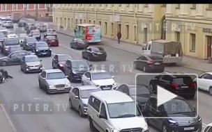 Daewoo Nexia сбила мотоциклиста на улице Глинки