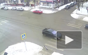 В сети опубликовали видео ДТП в Твери