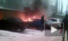 Видео: дотла сгорели две машины на стоянке в Воронеже