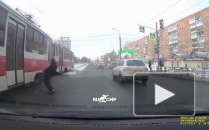 В Самаре мужчина пытался "изнасиловать" трамвай