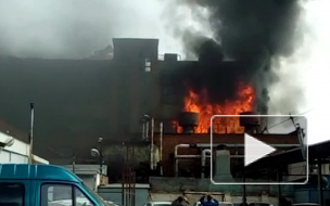 Появилось видео крупного пожара на заводе в Краснодаре
