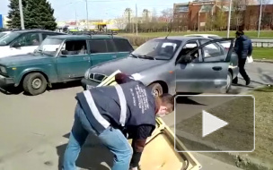 В Петербурге разогнали по домам 45 уличных нелегальных торговцев и сделали предупреждения открытым кафе и магазинам