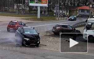 В утреннем ДТП в Пушкине пострадал один человек: видео