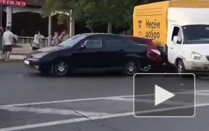 В массовом ДТП в Краснодаре троллейбус столкнулся с 11 легковушками