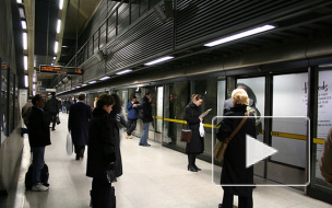 Тоннели петербургского метро закроют стеклянной стеной