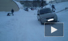 Уфа: ребенок скатился на санках под автомобиль 