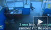 Видео чудесного спасения в Китае: мужчина предупредил коллегу за 2 секунды до трагедии