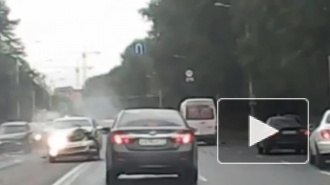 В сети появилось видео момента массовой аварии на Красном пути в Омске