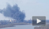 Видео из Омска: в порту загорелась баржа