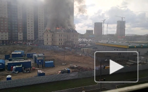 В Красноярске горела крыша здания