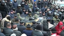 Новости Украины: ОГА в Виннице штурмовали завезенные "титушки" – глава местной милиции