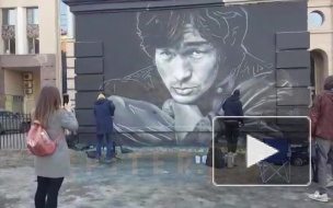 На улице Восстания обновили граффити с Виктором Цоем: портрет серьезно изменили