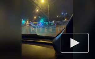 Видео: в Приморском районе пассажирка такси погибла в ДТП 