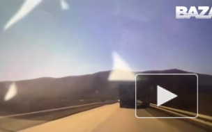 Опубликовано видео с регистратора автомобиля, который провалился вместе с мостом в Приморье 