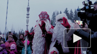 Видео: встреча Деда Мороза и Йоулупукки на границе