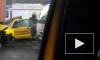 Ужасающее видео из Москвы: фура раздавила легковушку
