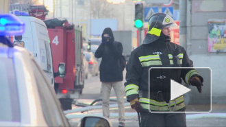 Пожар в бизнес-центре "Сенатор" в Петербурге: один человек погиб, 30 оказались заблокированы огнем