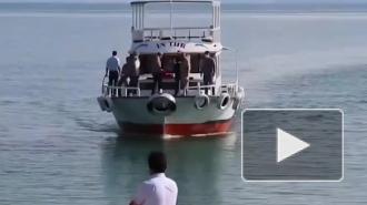 В Турции задержали судно с 276 мигрантами на борту