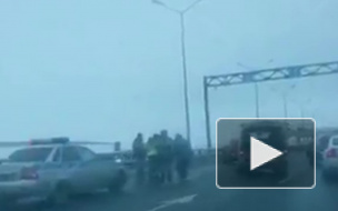 Появилось видео массового ДТП на КАД перед тоннелем до Кронштадта
