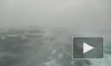 Видео: Американский круизный лайнер попал в "циклон-бомбу"
