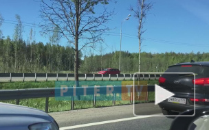 На Мурманском шоссе водитель иномарки проехался задом наперед по встречке