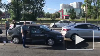 На Дунайском проспекте произошла авария с участие шести автомобилей