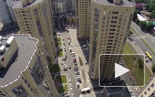 Петербуржец насмерть разбился при падении с пятого этажа в переулке Гривцова